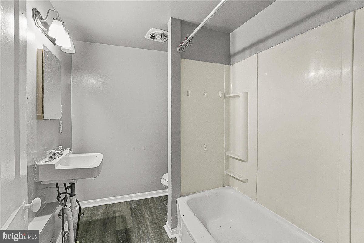 20 S Locust Street S photo 21