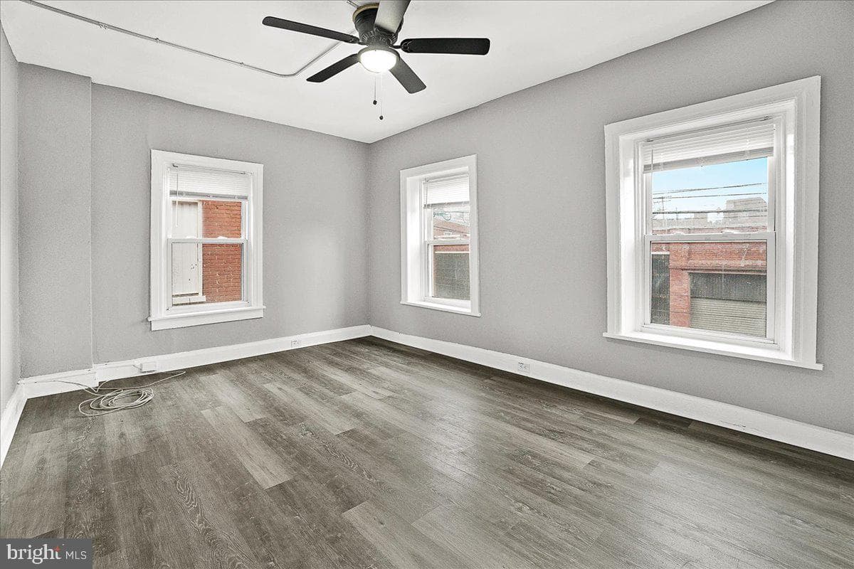 20 S Locust Street S photo 25