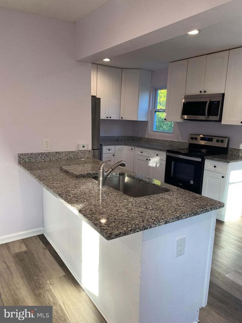 216 Willard Street photo 2