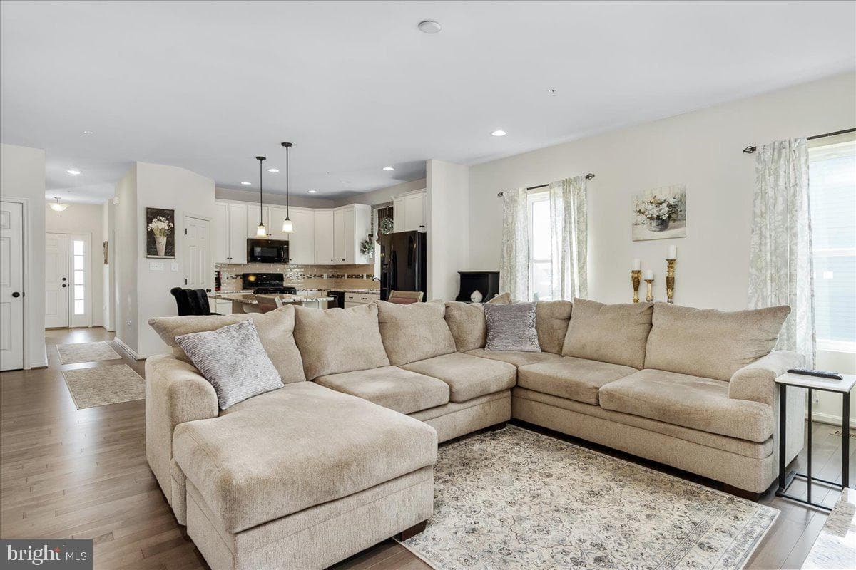 13880 Patriot Way photo 2