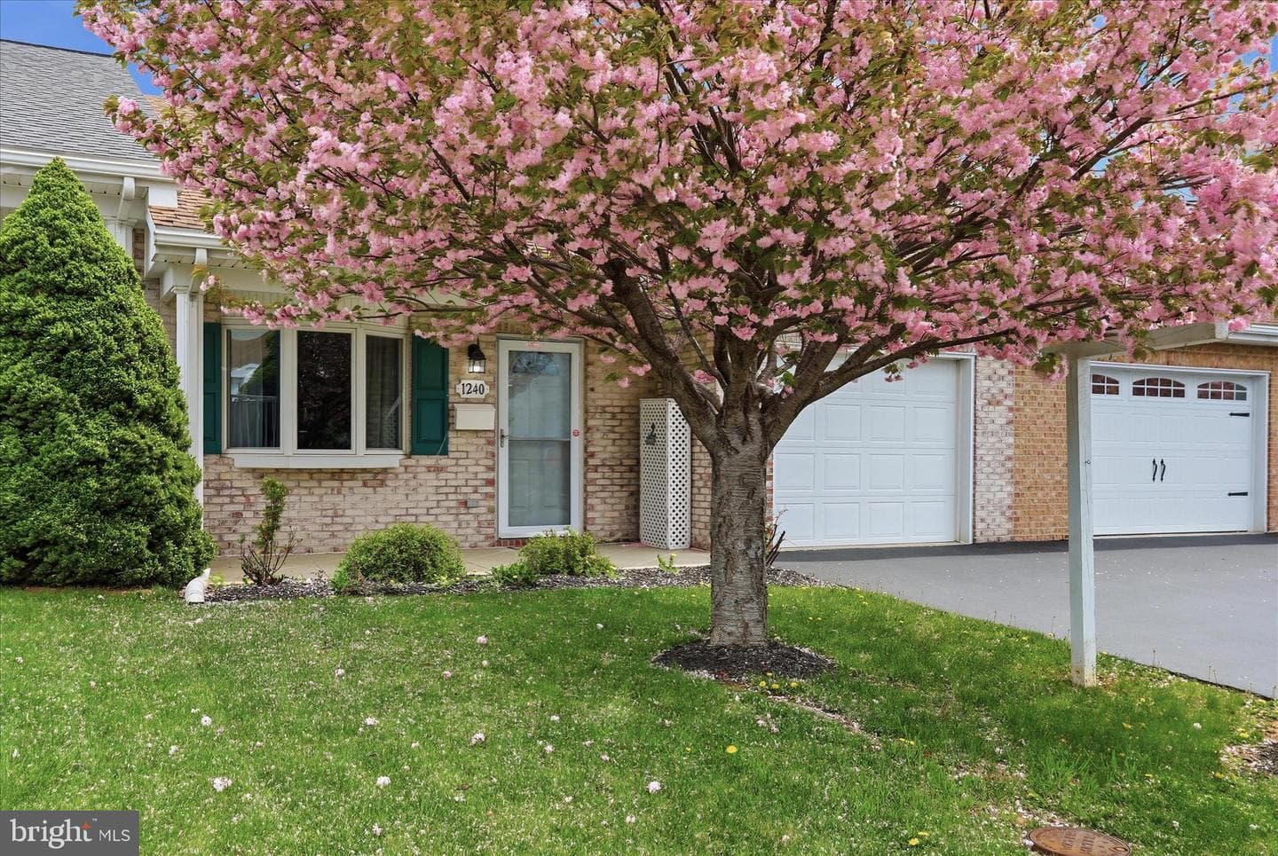 1240 Grand Legacy Drive photo 3