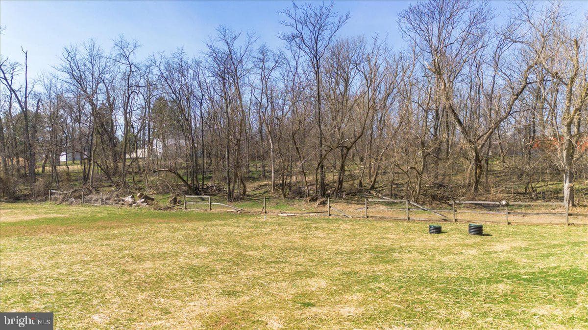 21611 Leitersburg Smithsburg Road photo 38