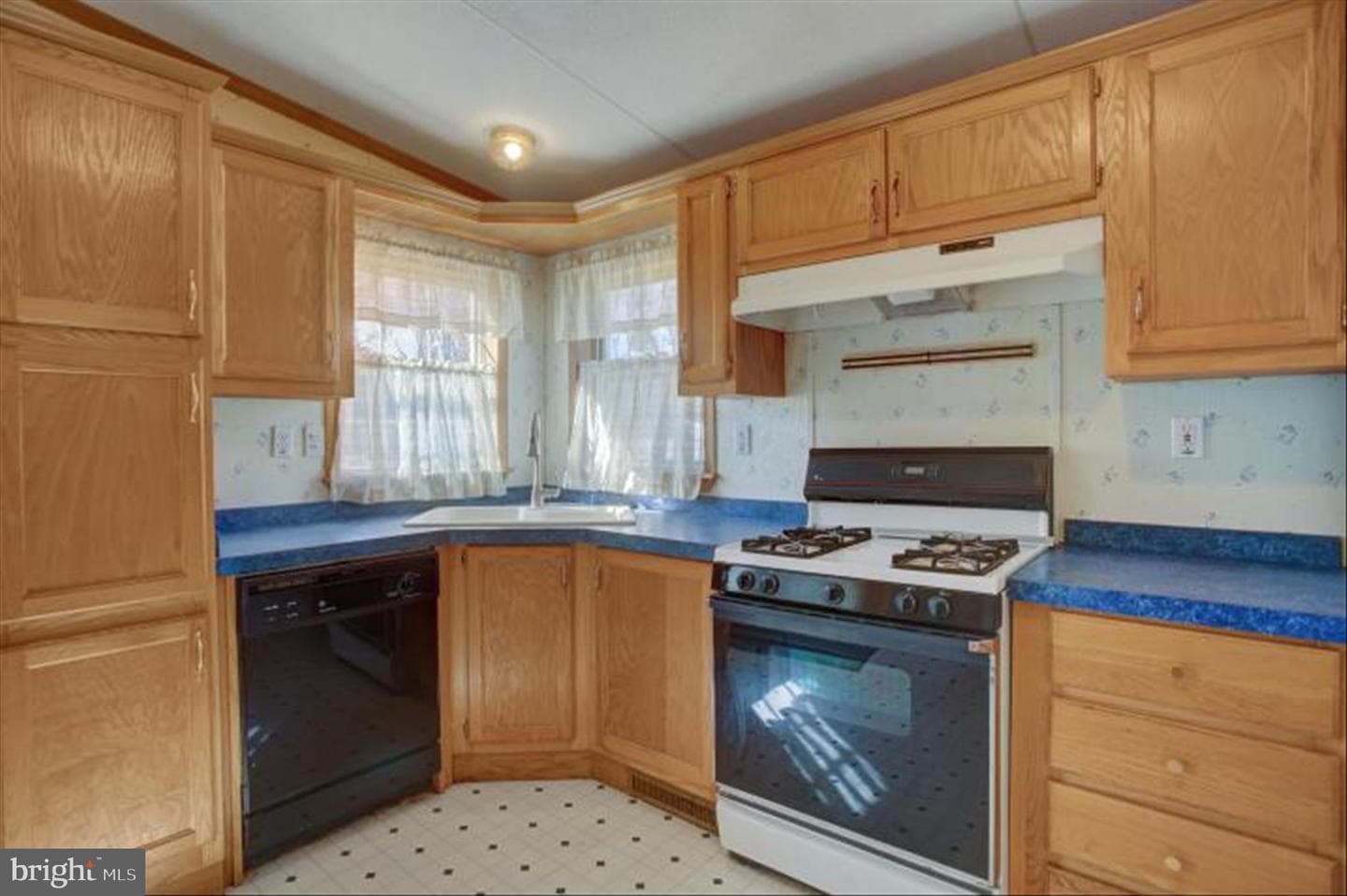 11906 Heather Drive photo 13