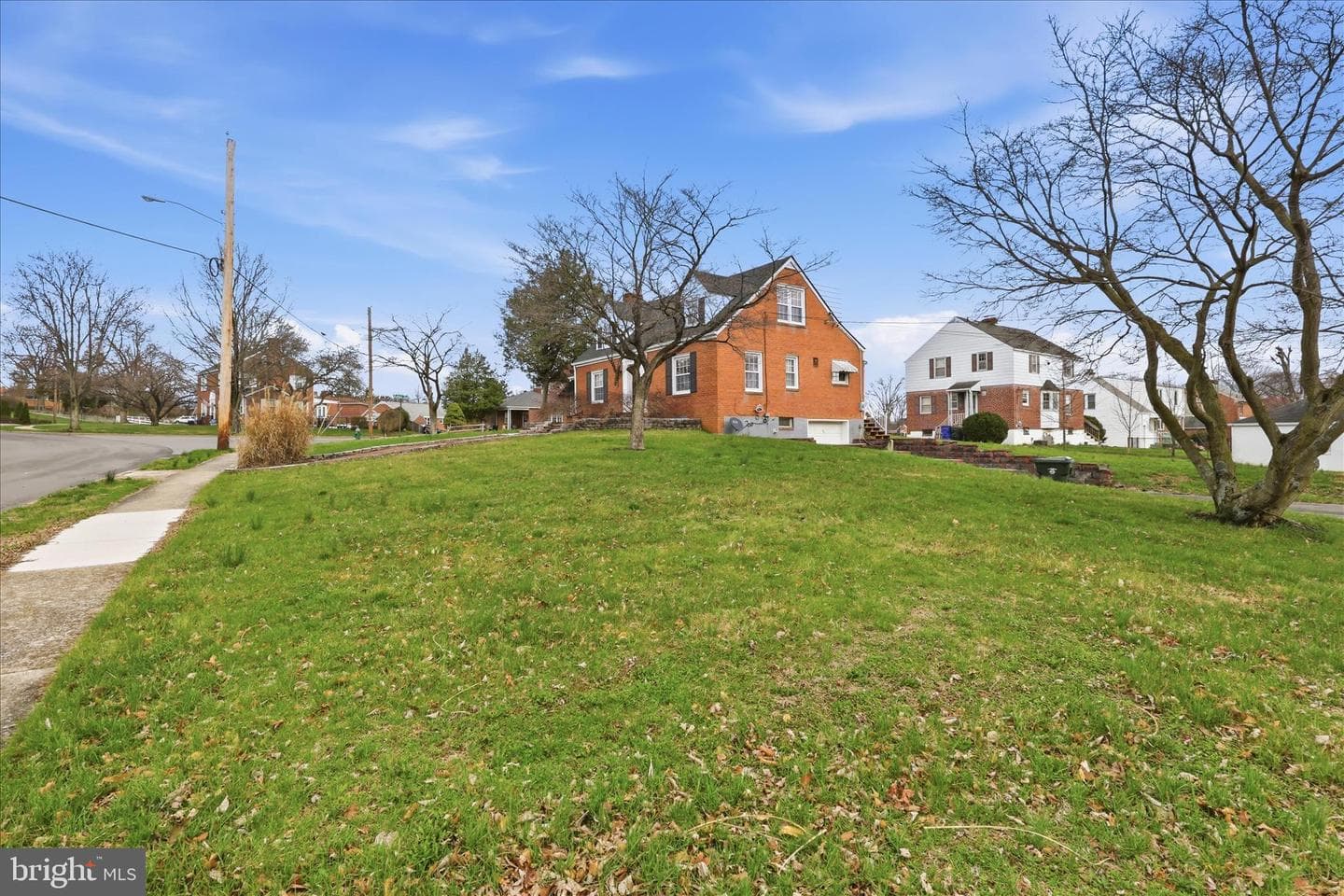 318 Mealey Parkway photo 2