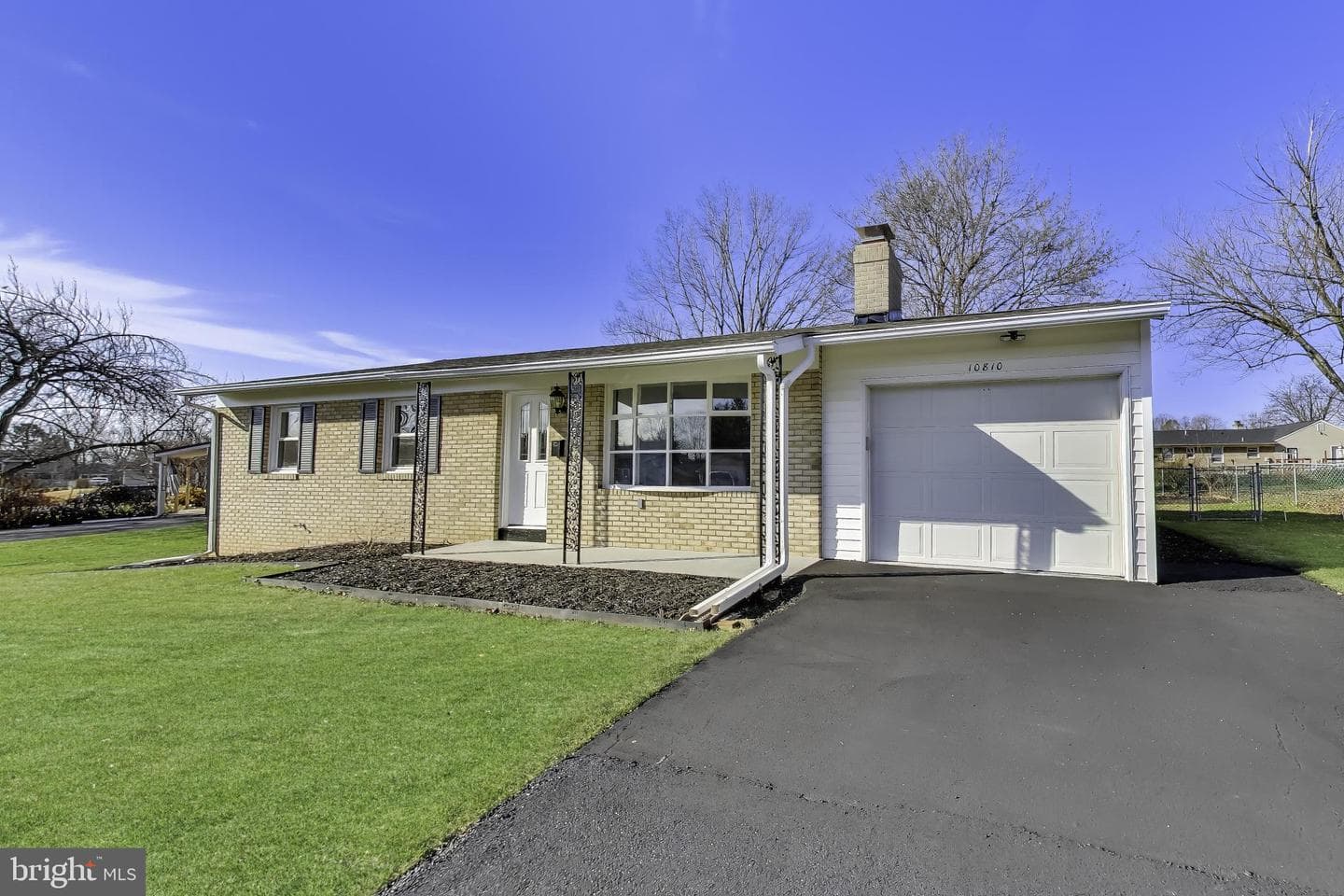 10810 Rosewood Drive photo 2