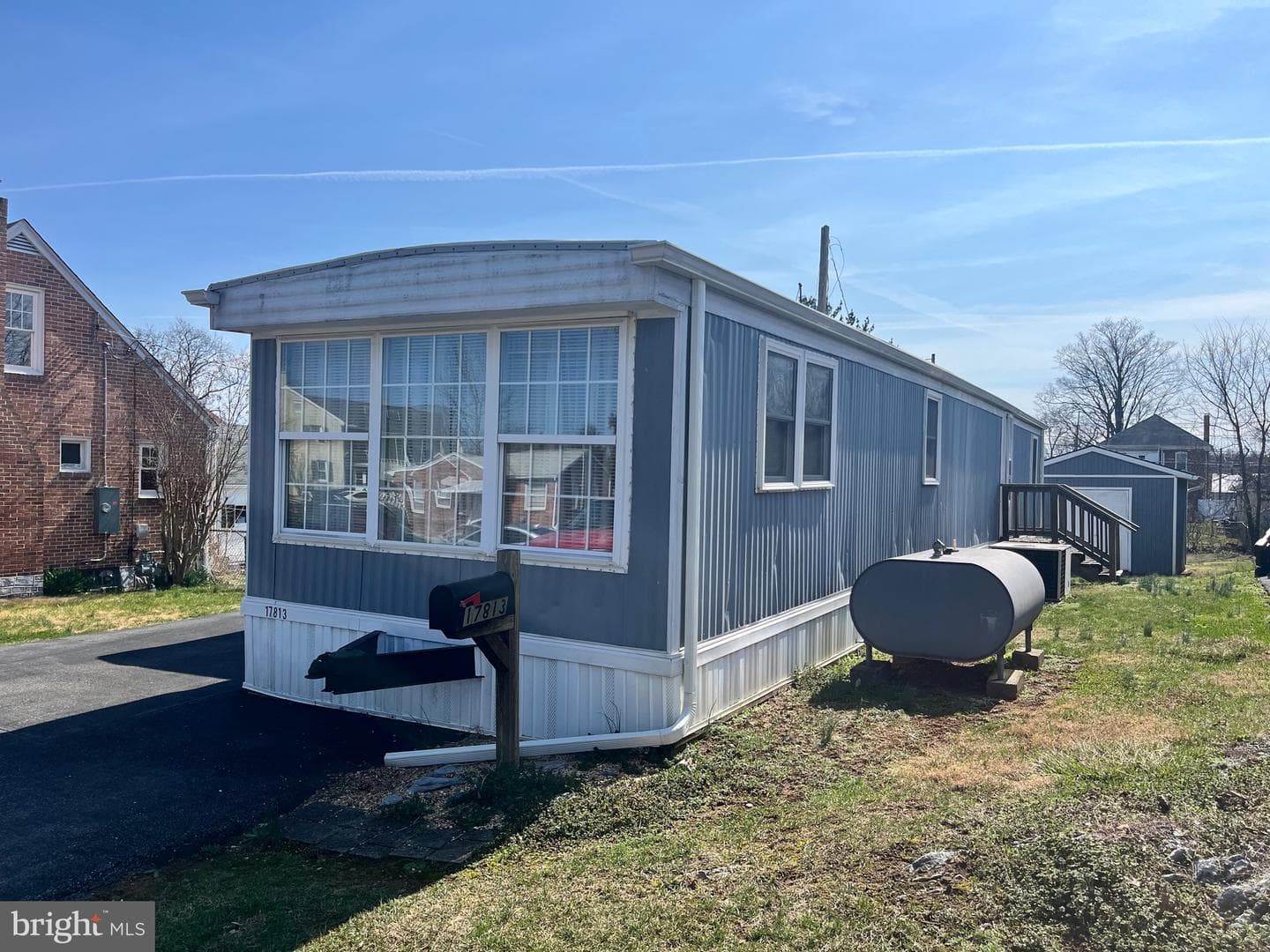17813 Sherman Avenue photo 4