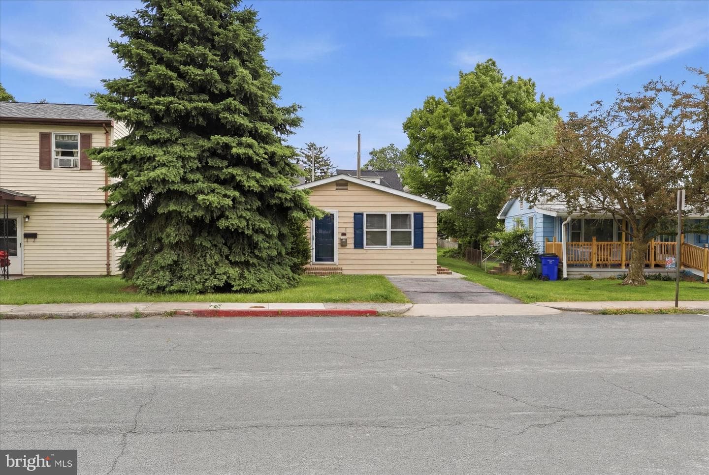 860 Pine Street photo 2