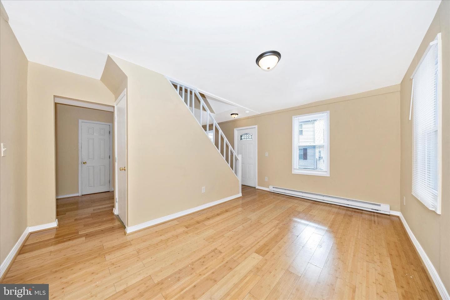 225 Alexander Street photo 10
