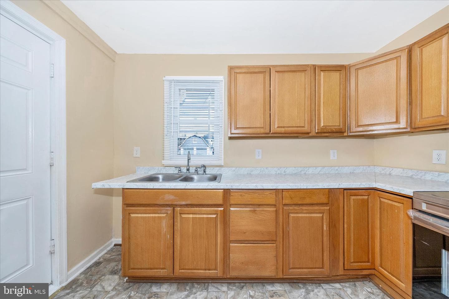 225 Alexander Street photo 17