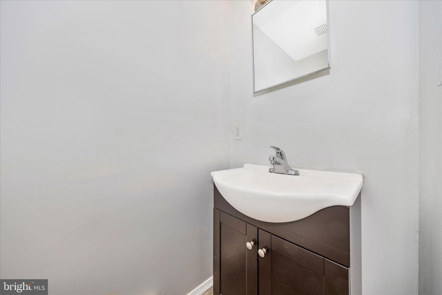 225 Alexander Street photo 20