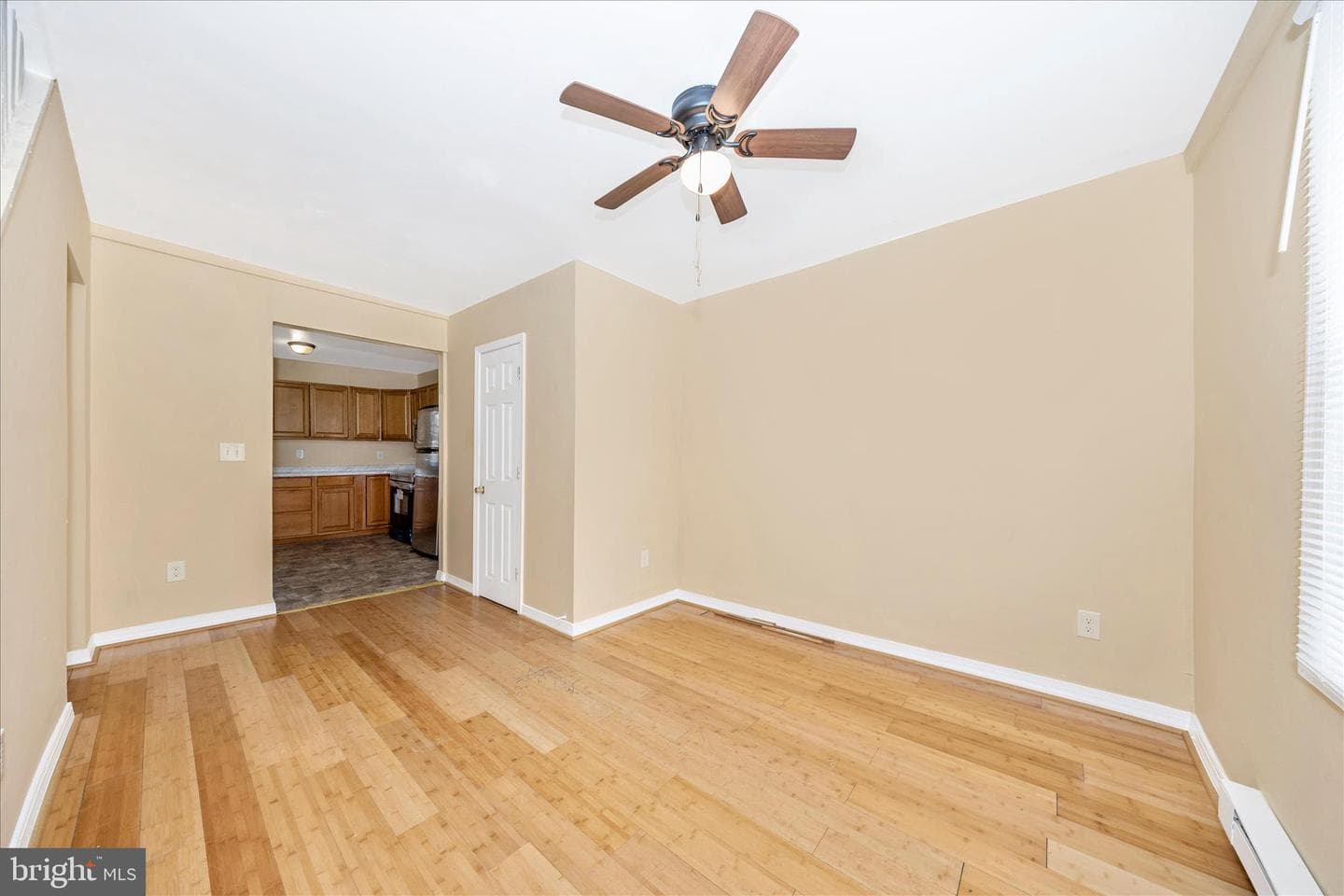225 Alexander Street photo 4