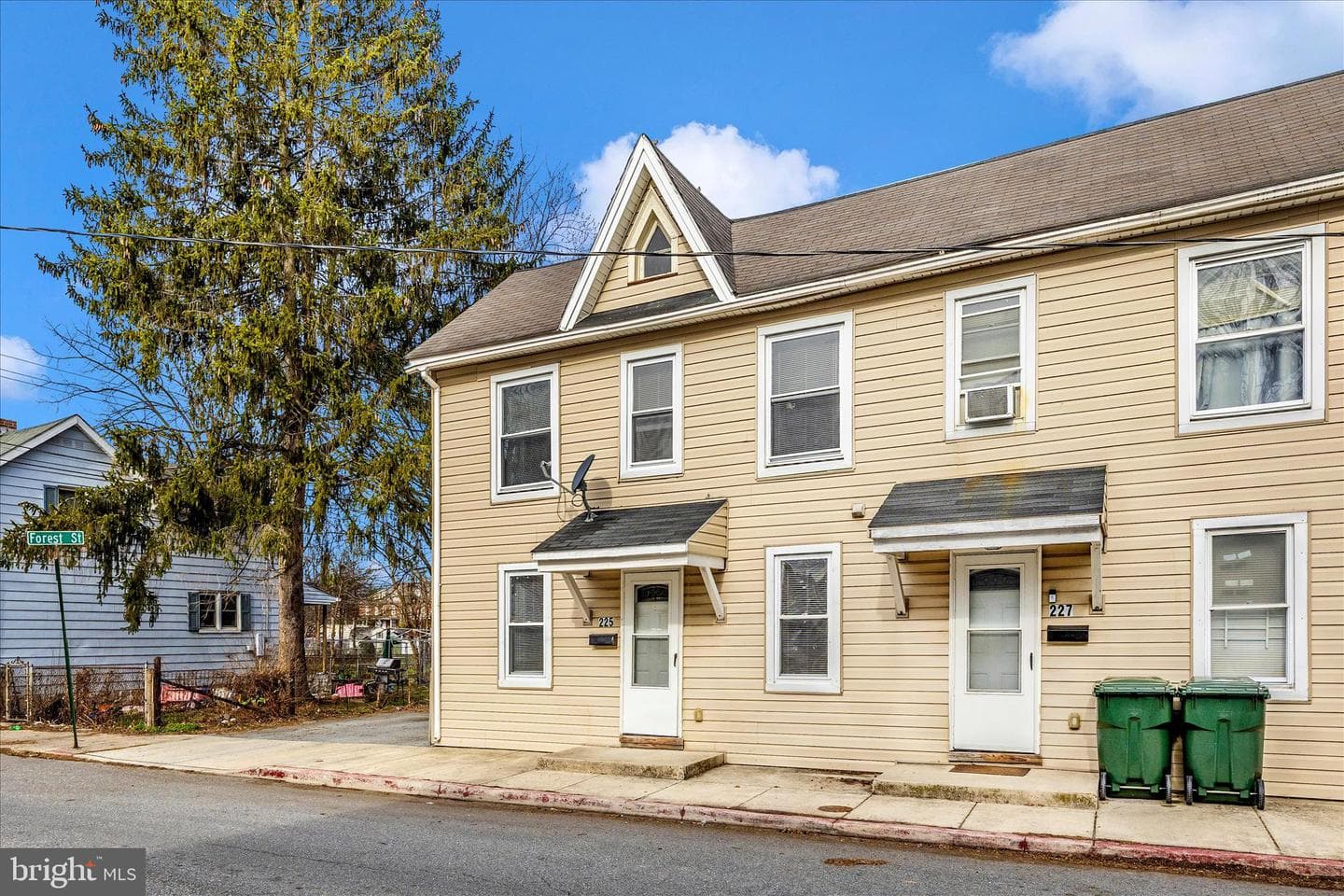 225 Alexander Street photo 40