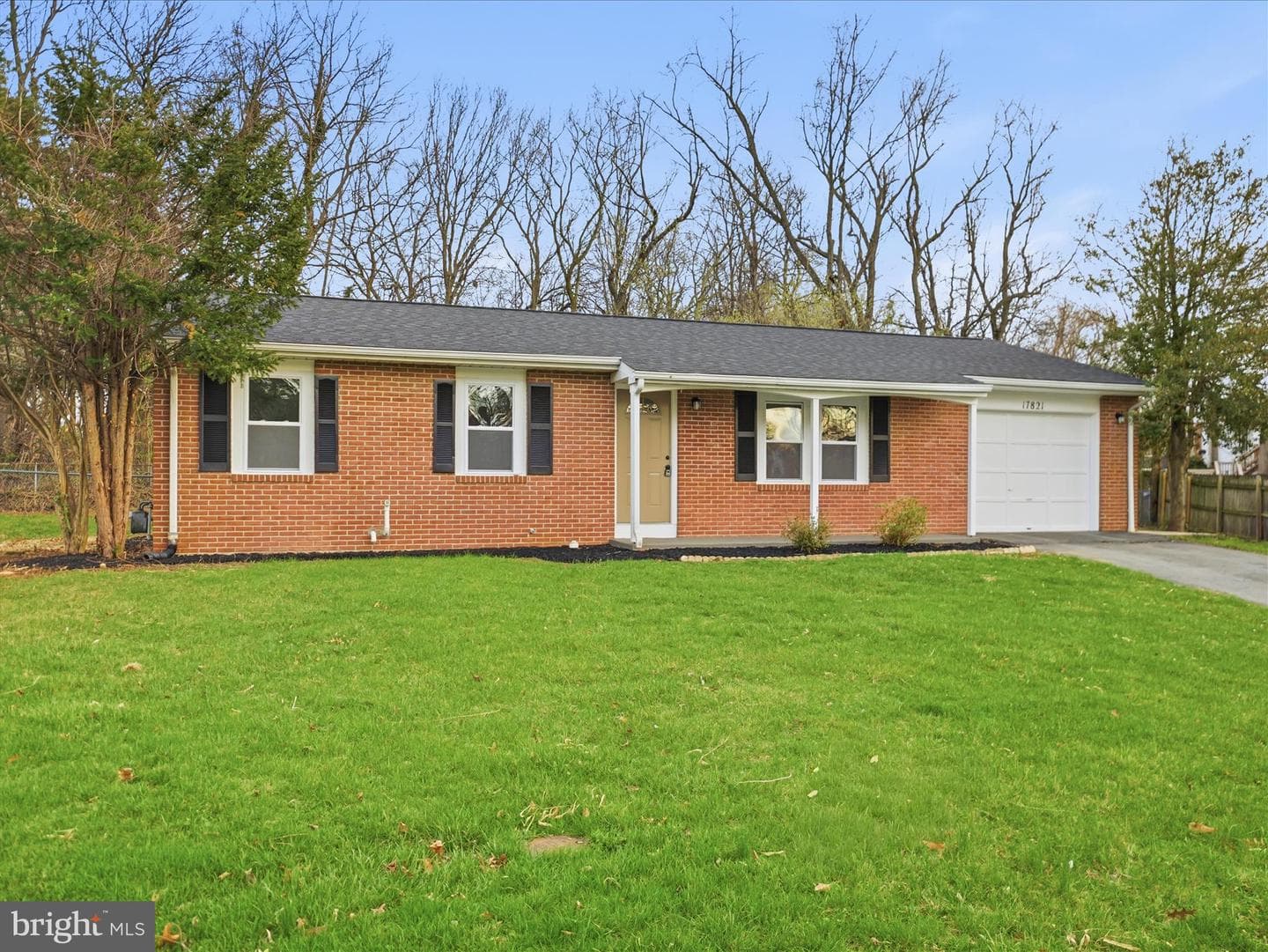 17821 Greentree Lane photo 2