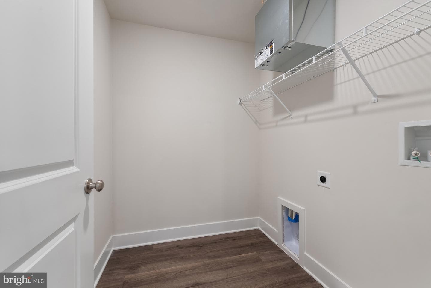 648 Armstrong Avenue photo 23