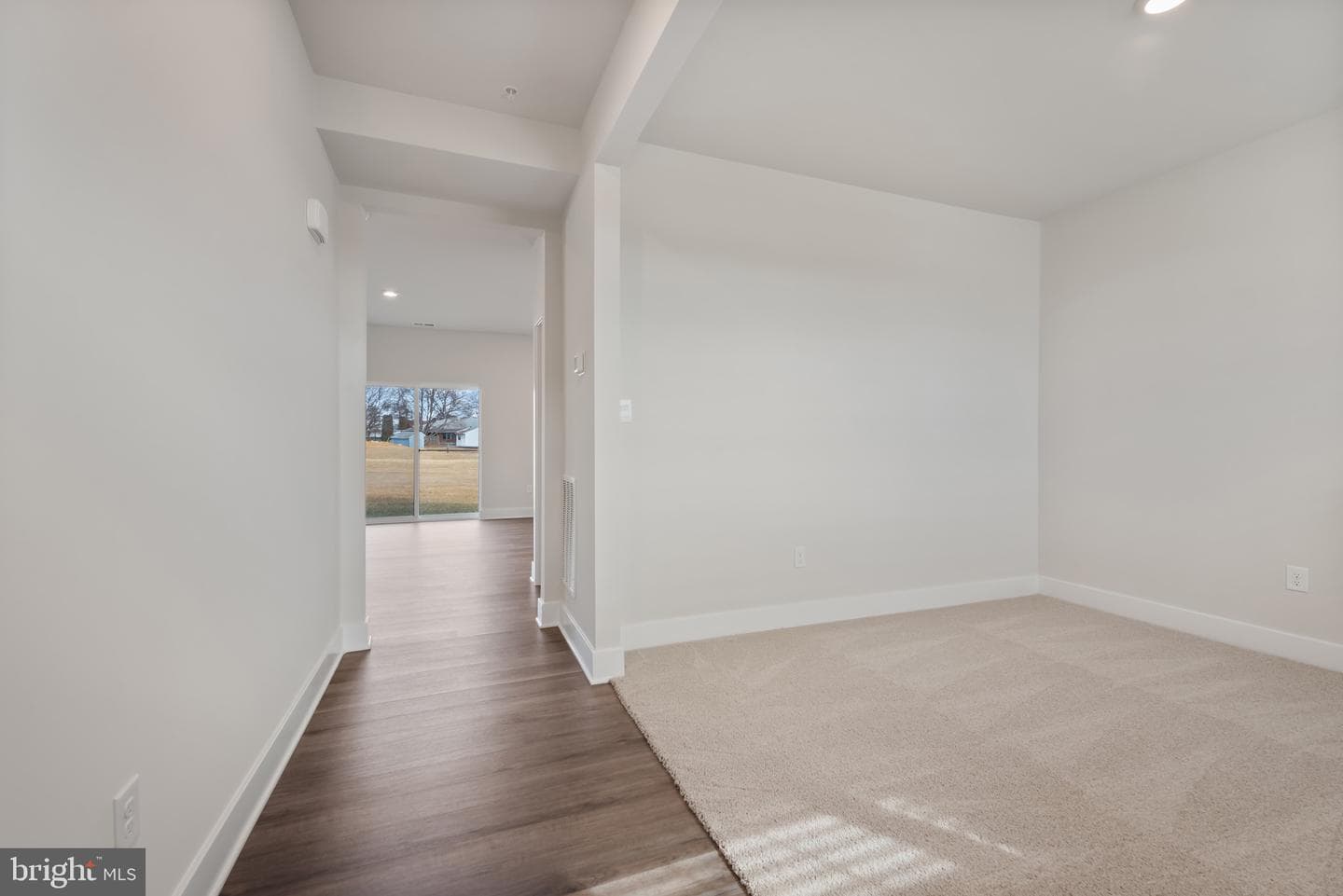 648 Armstrong Avenue photo 33