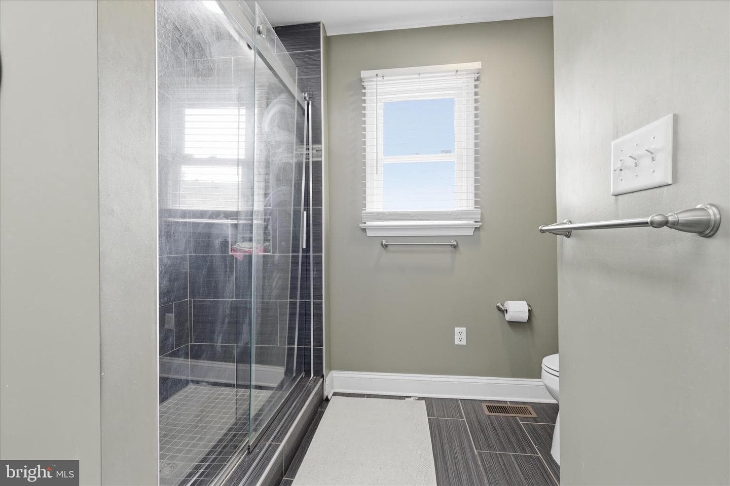18819 Fountain Terrace photo 24