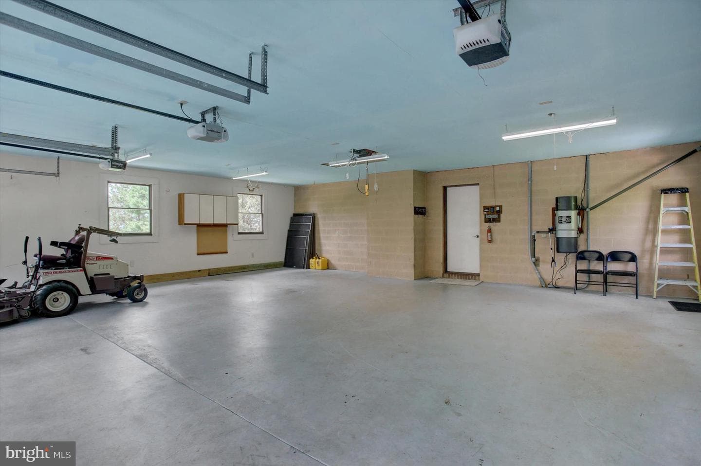 8001 Mapleville Road photo 40