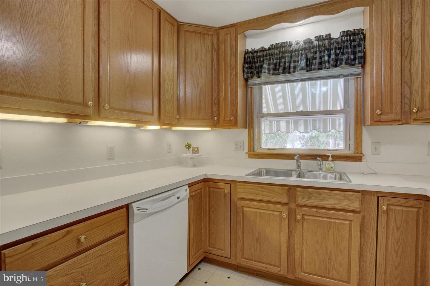18514 Indian Cottage Road photo 28