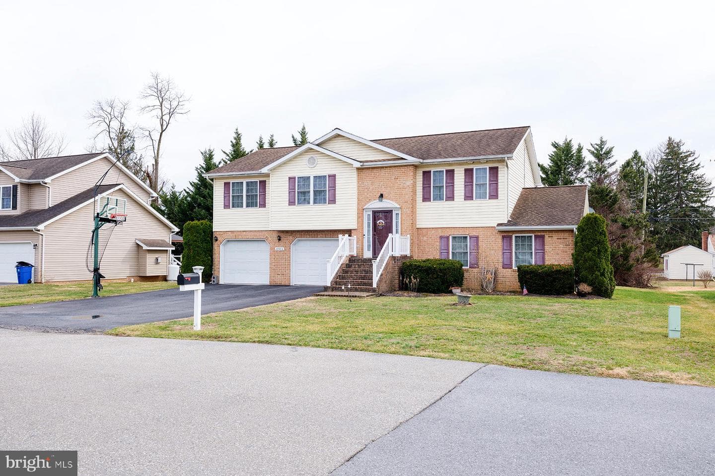 16903 Cavalry Drive, Williamsport
