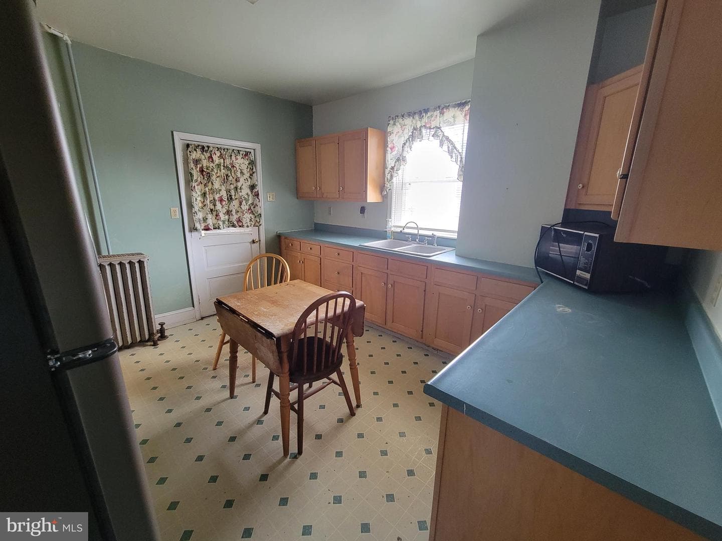 400 Ridge Avenue photo 4