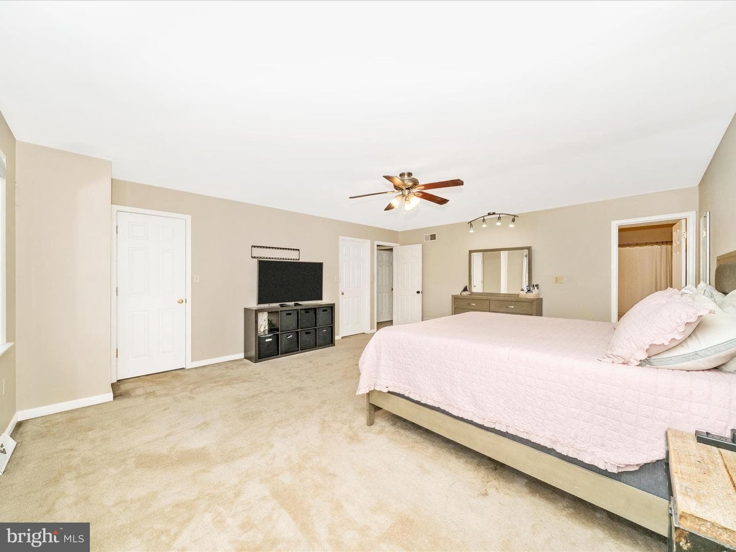 16815 Cavalry Drive photo 21