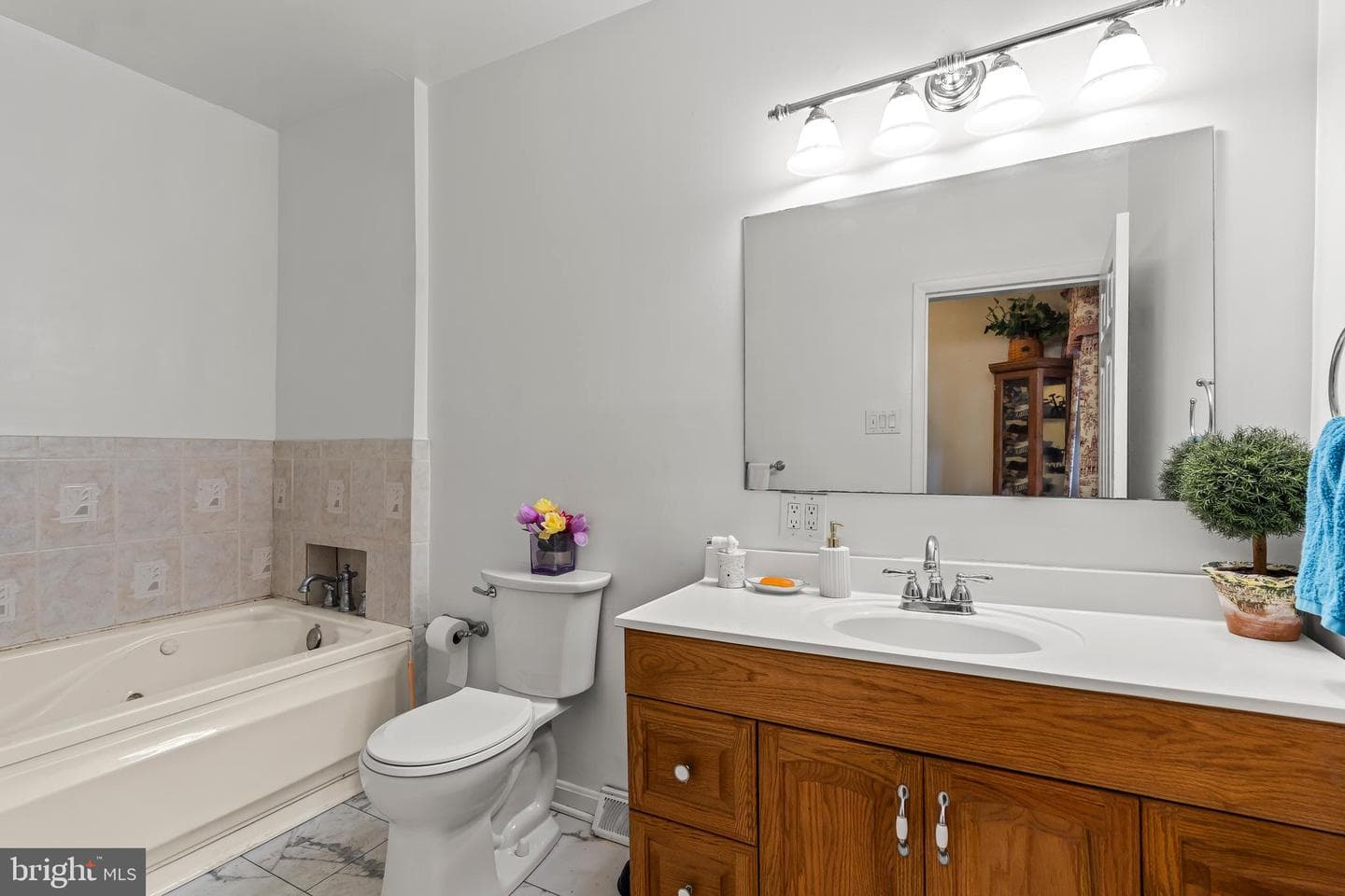 425 S Artizan Street photo 28