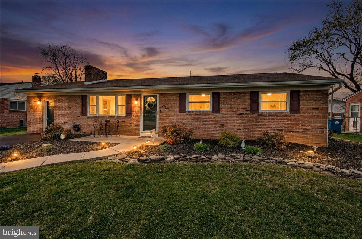 106 Harvard Road photo 3