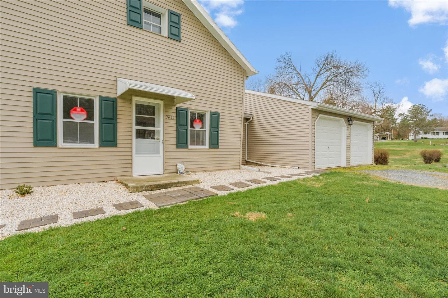9611 Morning Glory Lane photo 5