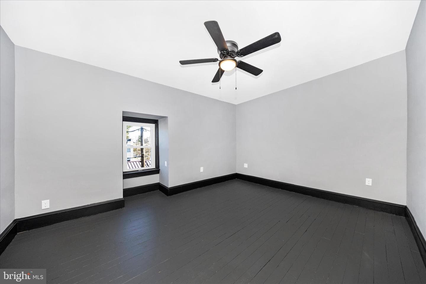 519 Summit Avenue photo 32