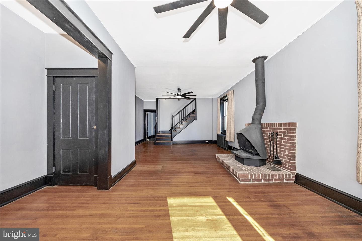519 Summit Avenue photo 9