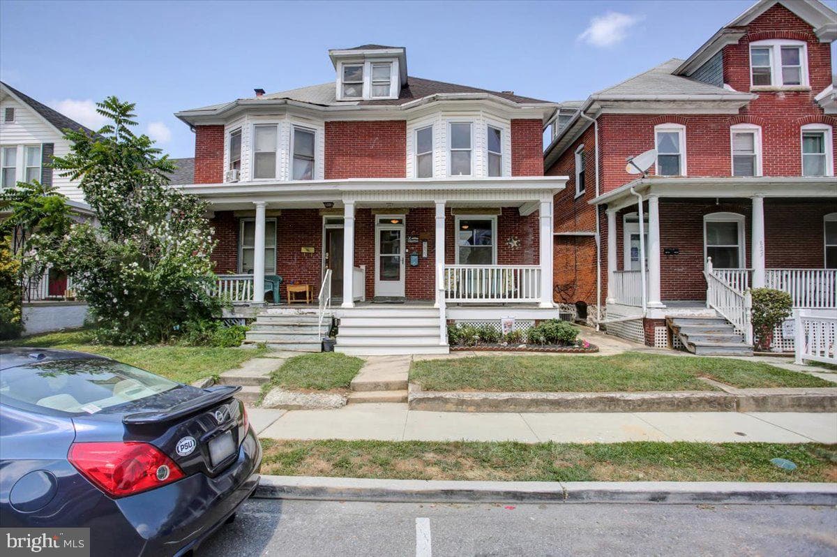 823 Mulberry Avenue