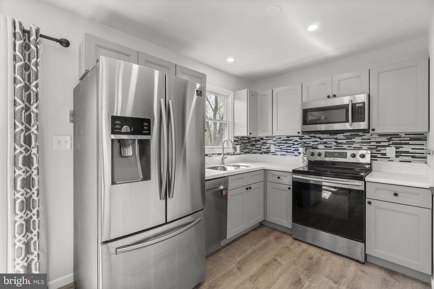 7726 Mcclellan Avenue photo 18