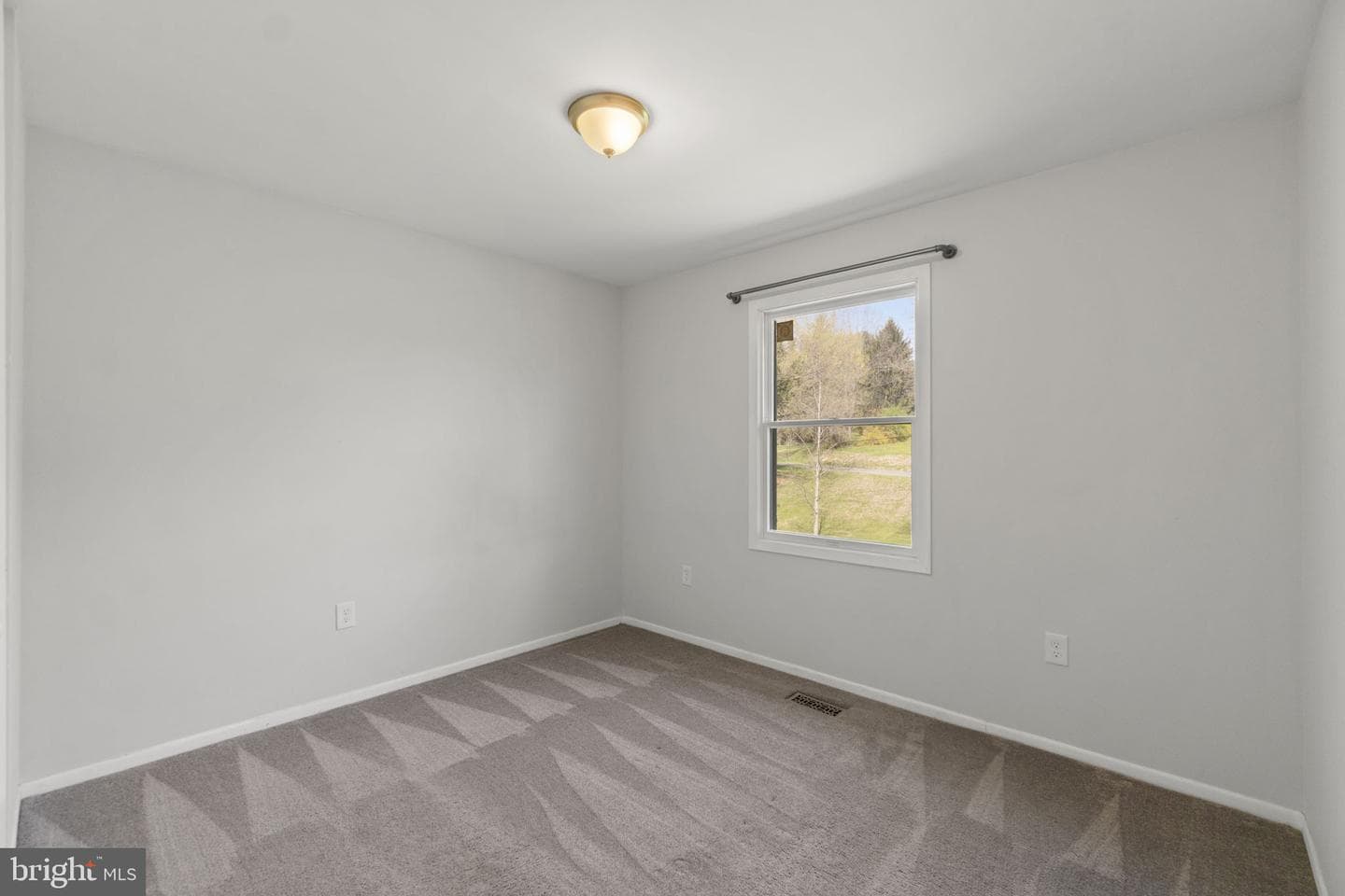 7726 Mcclellan Avenue photo 32