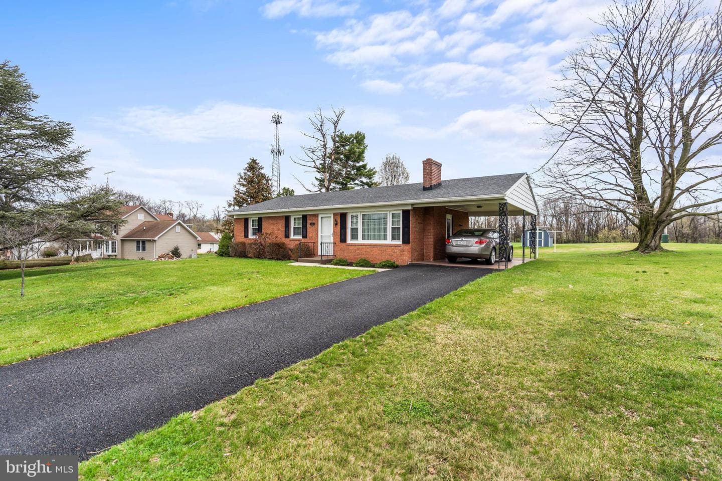 1404 Marshall Street photo 2
