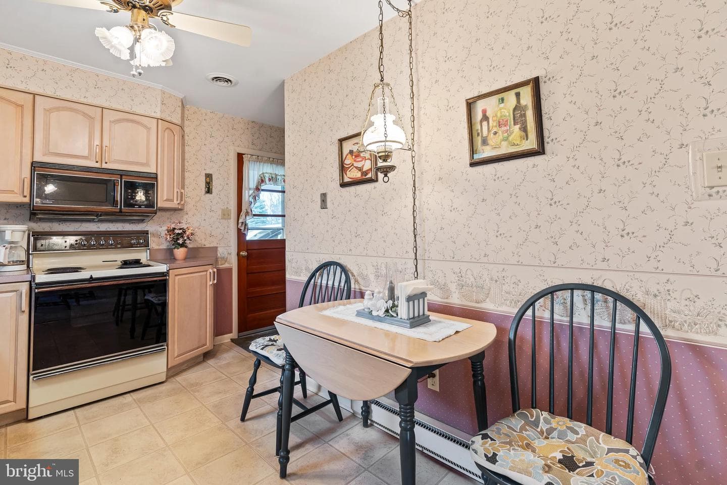 1404 Marshall Street photo 8