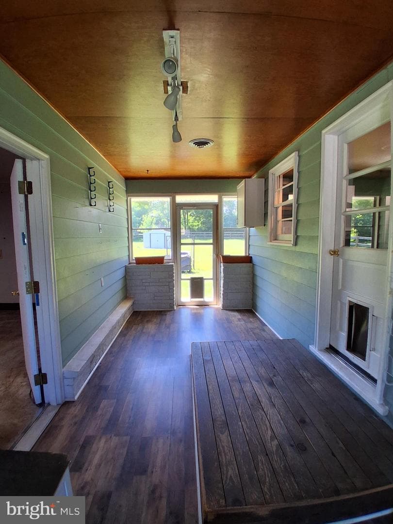 16 Ford Avenue photo 14