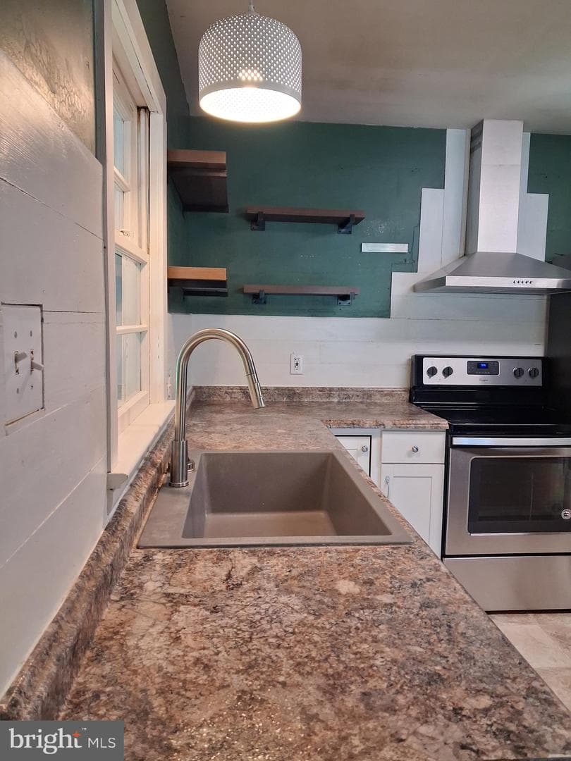 16 Ford Avenue photo 5