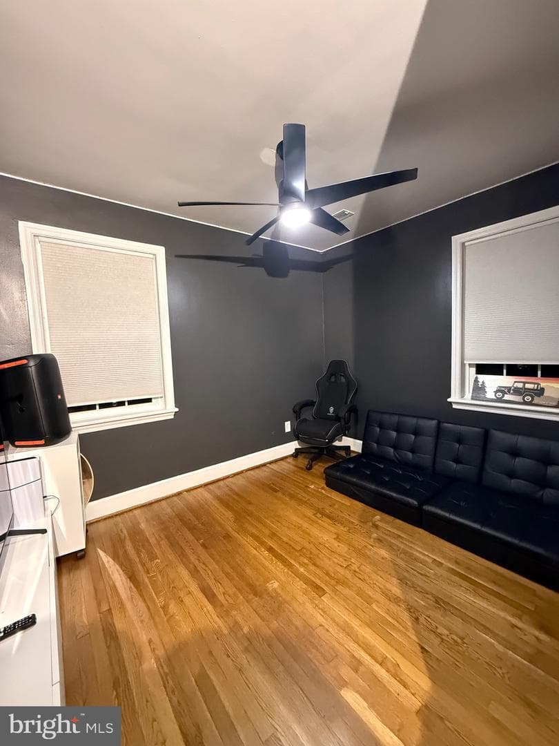 328 Bryan Place photo 9