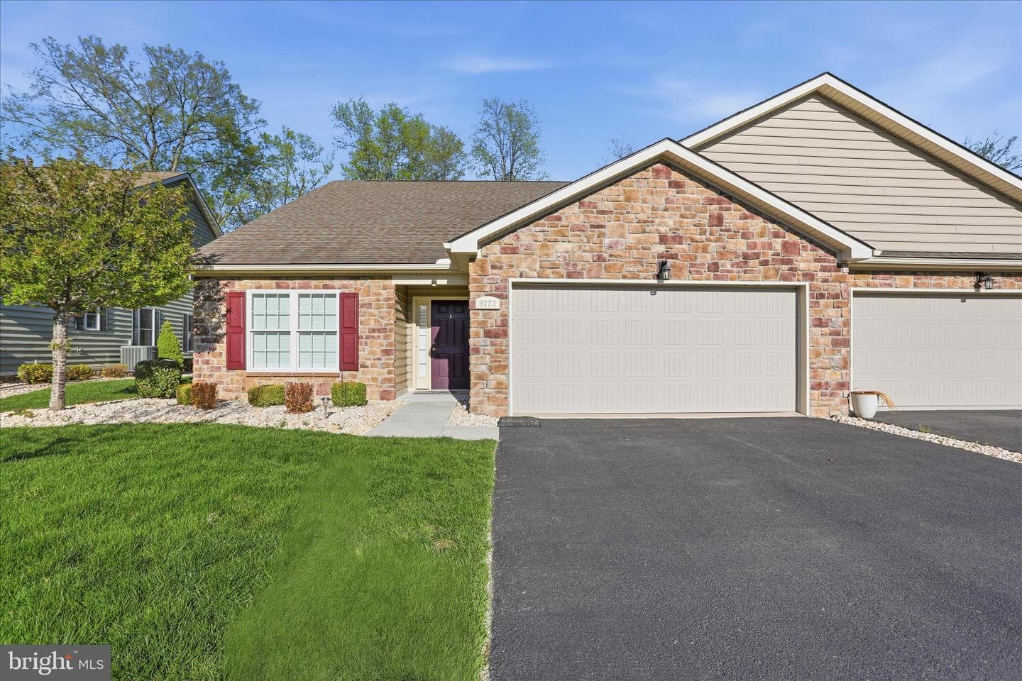 9723 Cobble Stone Court photo 2