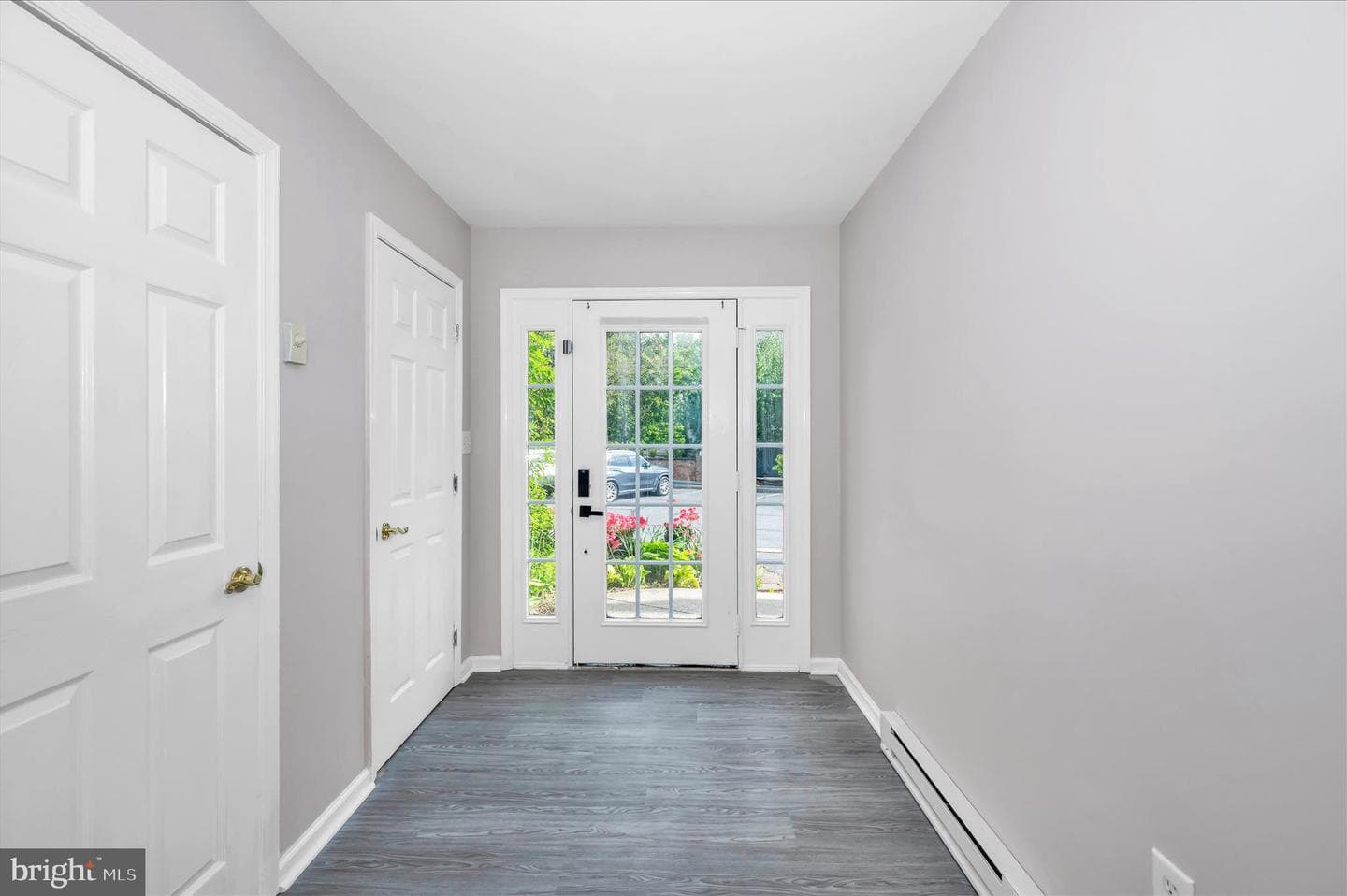 1261 Lindsay Lane photo 3