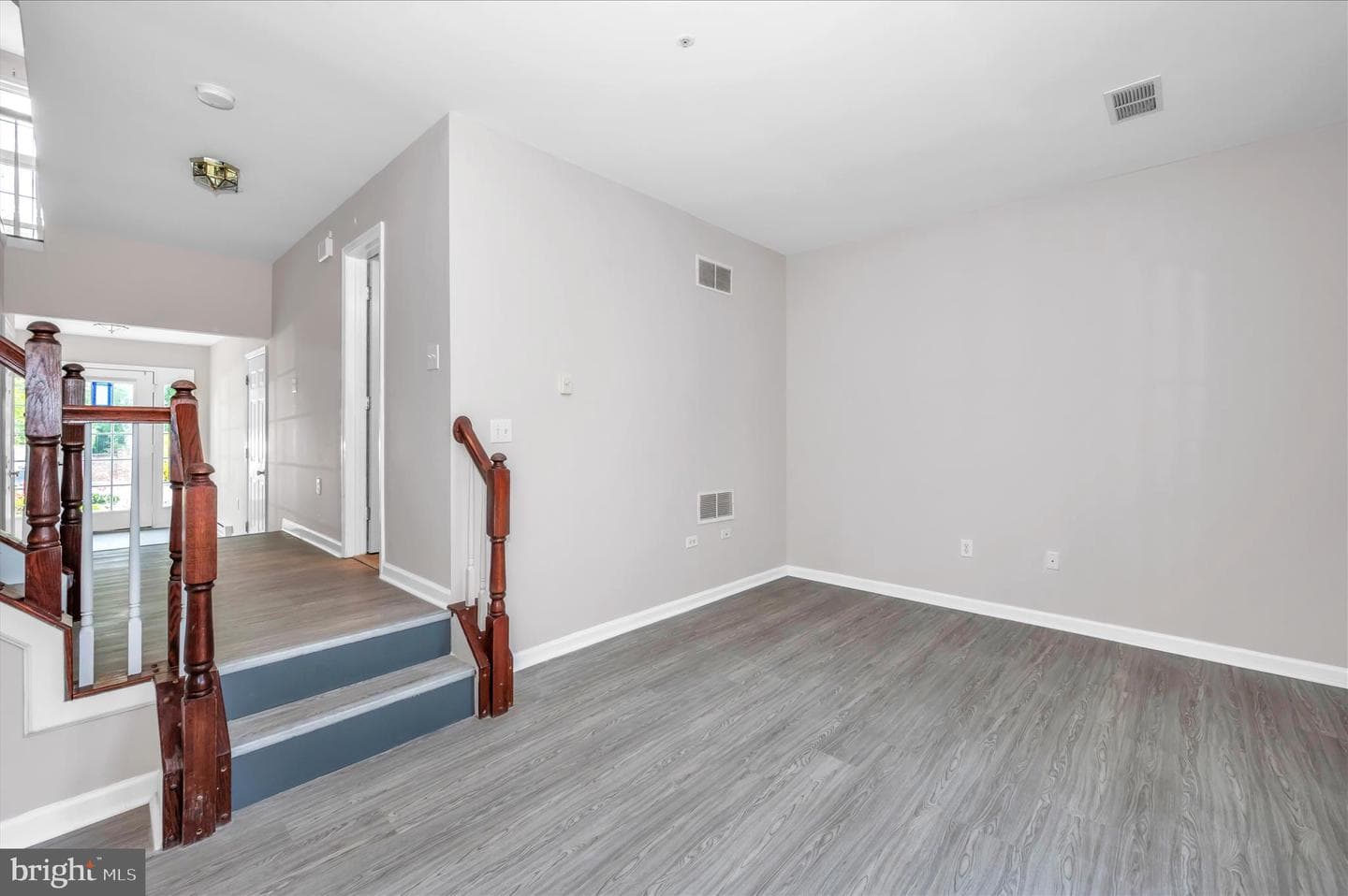 1261 Lindsay Lane photo 8