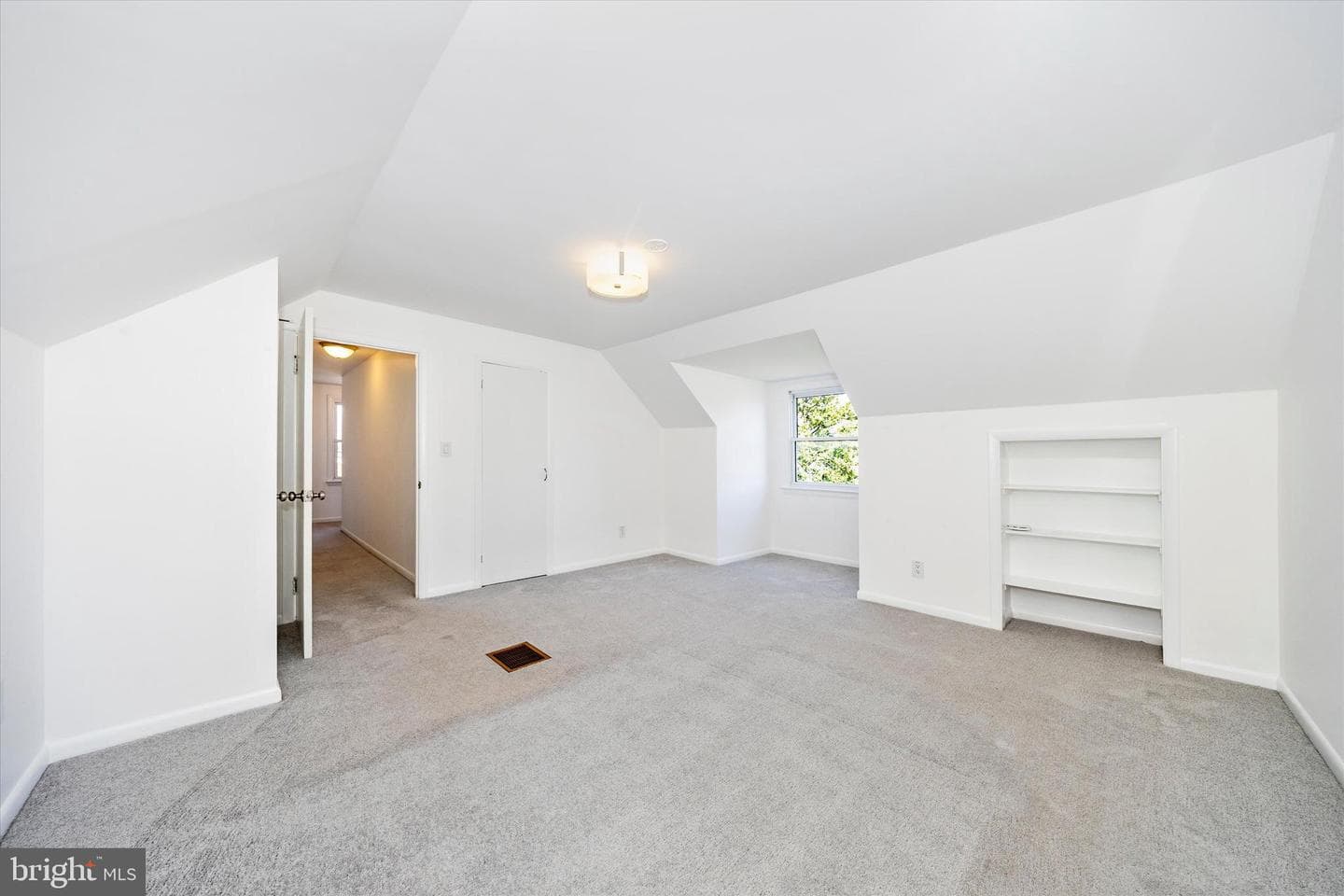1001 Jefferson Boulevard photo 35