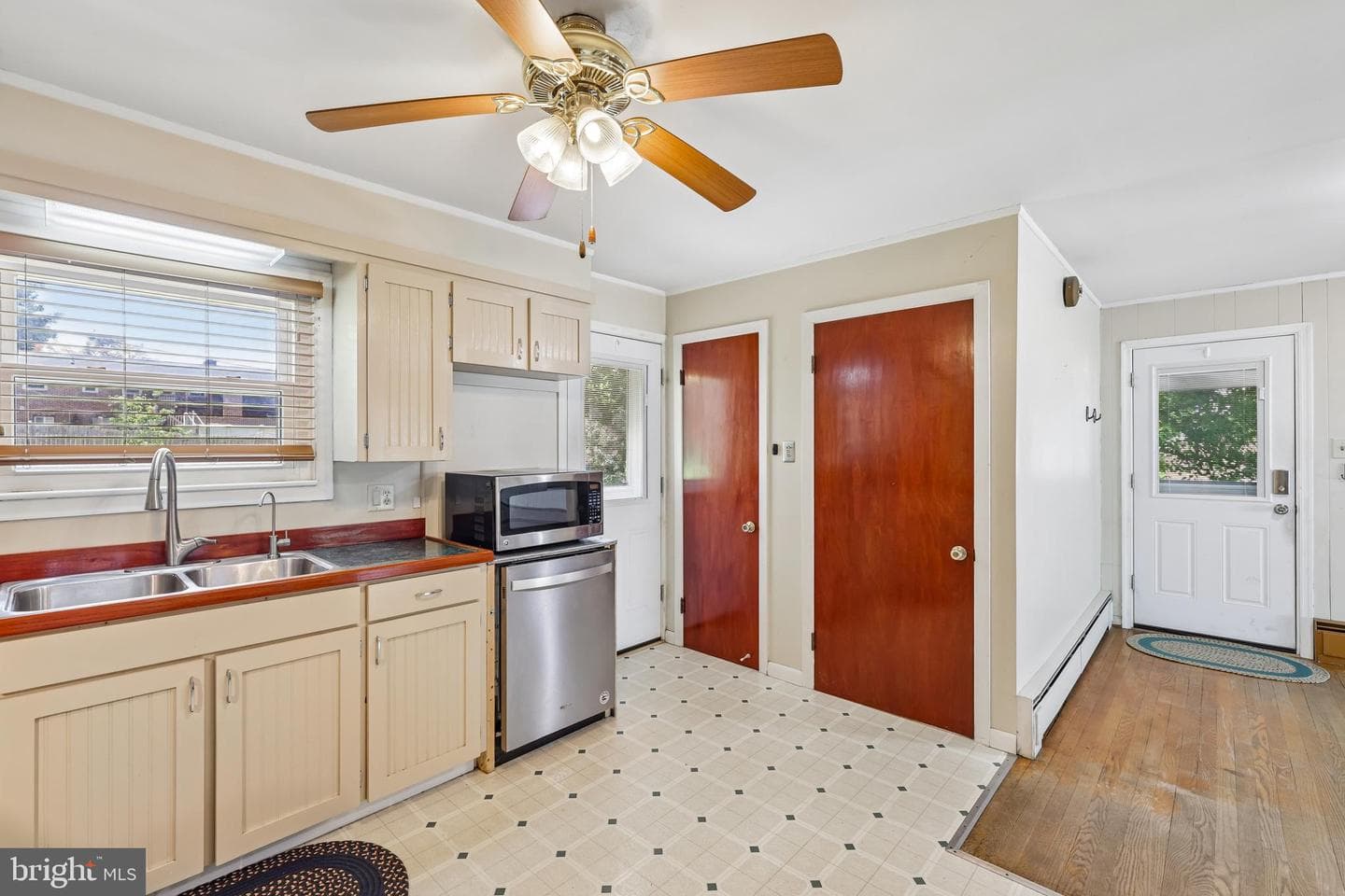 11910 Wesley Drive photo 15