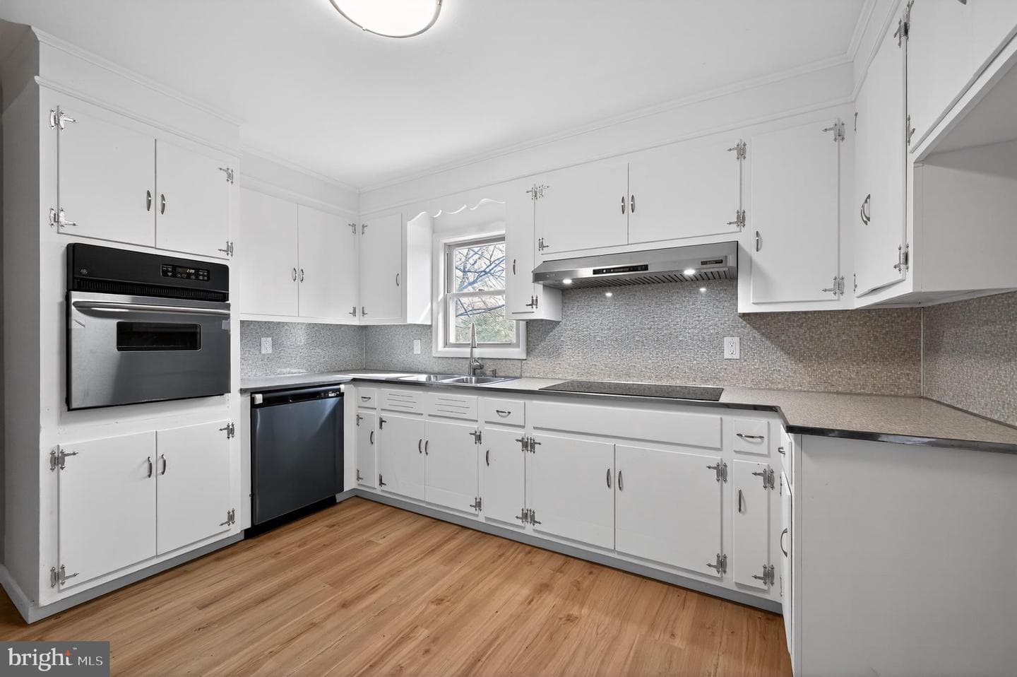 17721 Timberlane photo 17