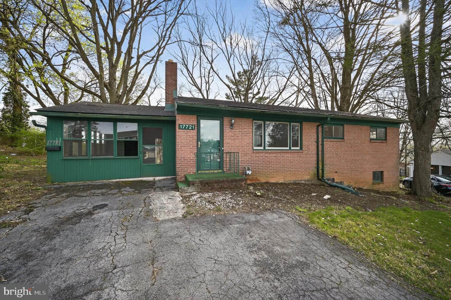 17721 Timberlane photo 2