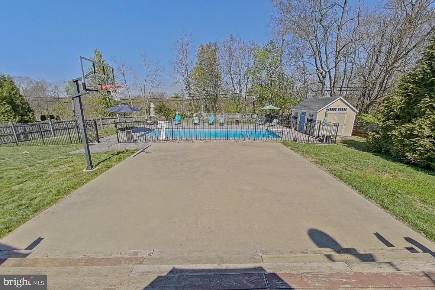809 Brookridge Drive photo 35