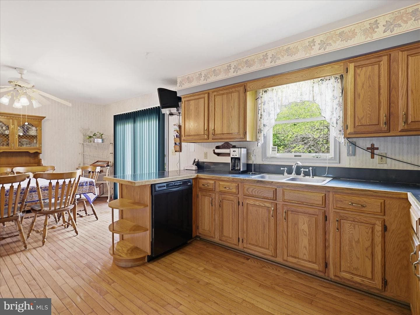 8 Taylor Drive photo 18