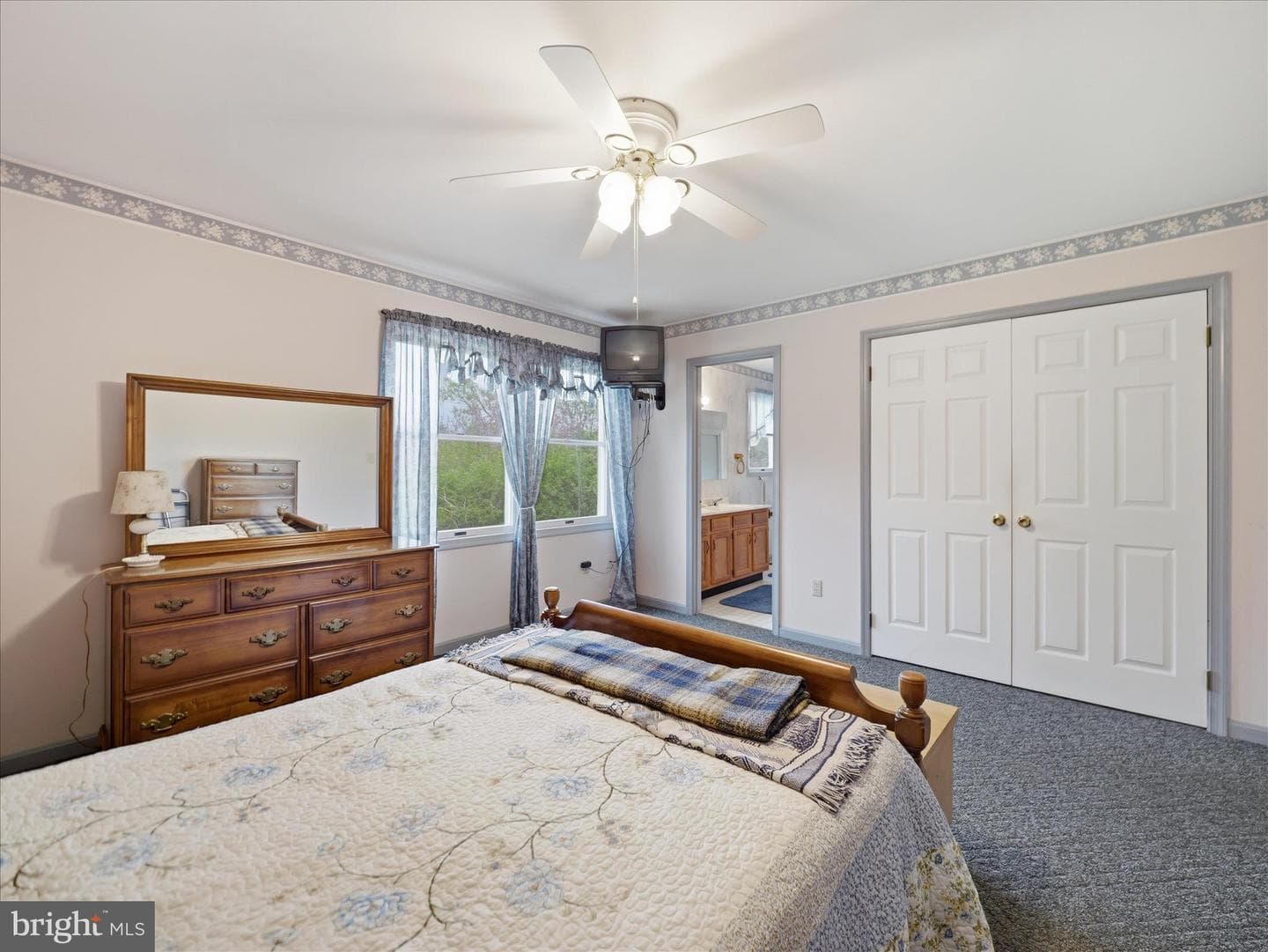8 Taylor Drive photo 28