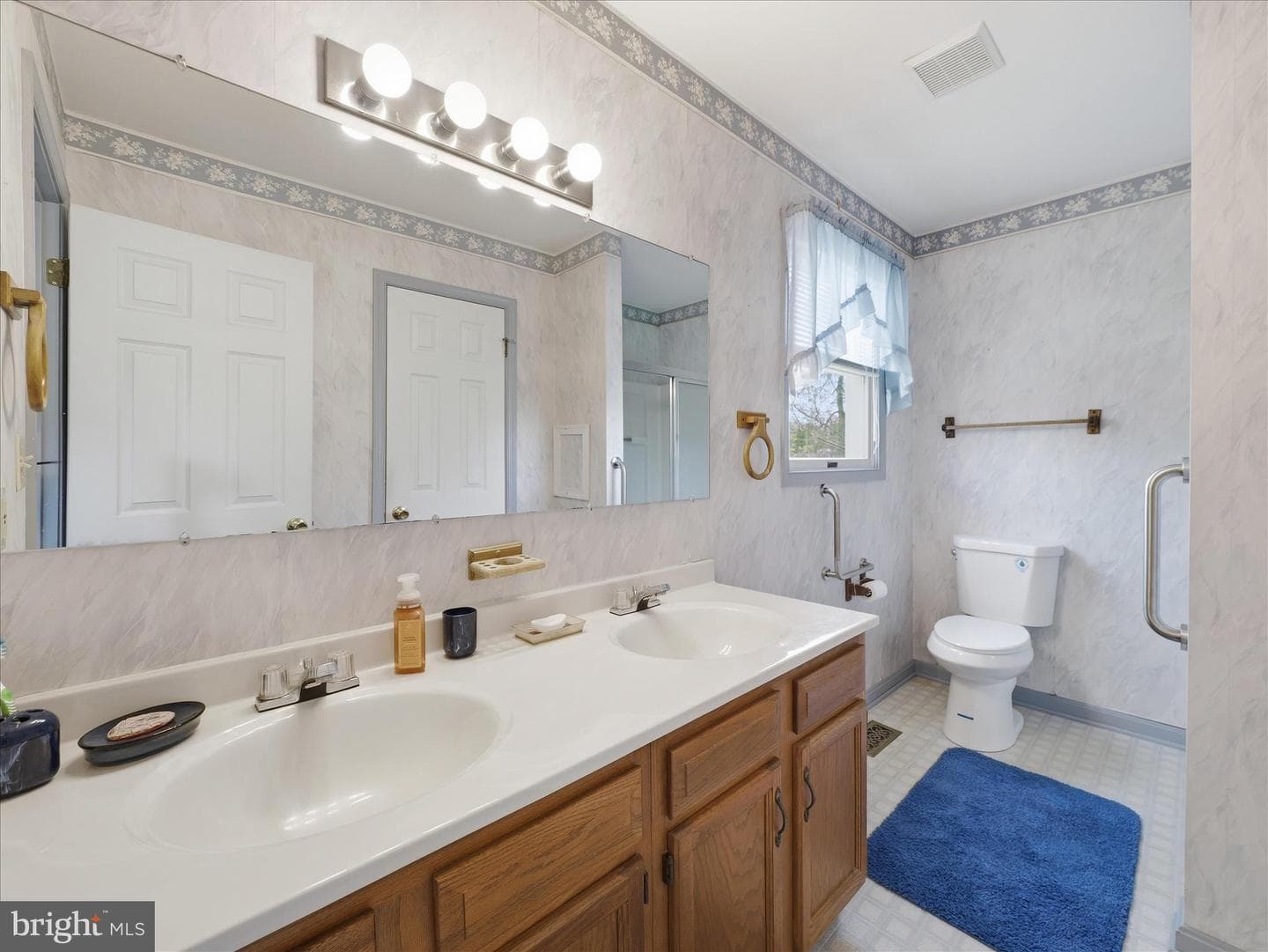 8 Taylor Drive photo 29