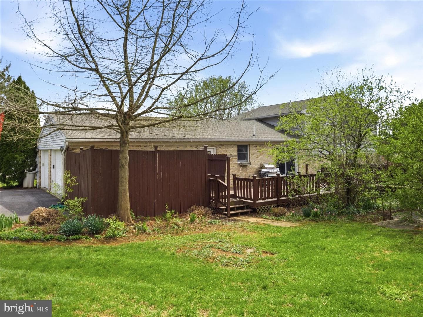 8 Taylor Drive photo 6